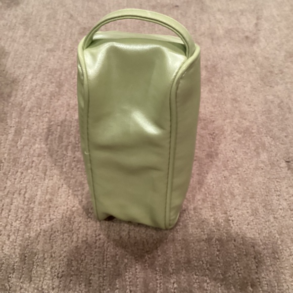 Clinique lime green cosmetic bag - Picture 2 of 5